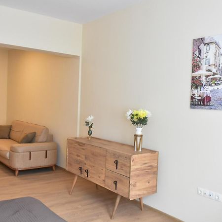 Trimaya Apartment - Comfort In The Top City Center Варна Екстериор снимка