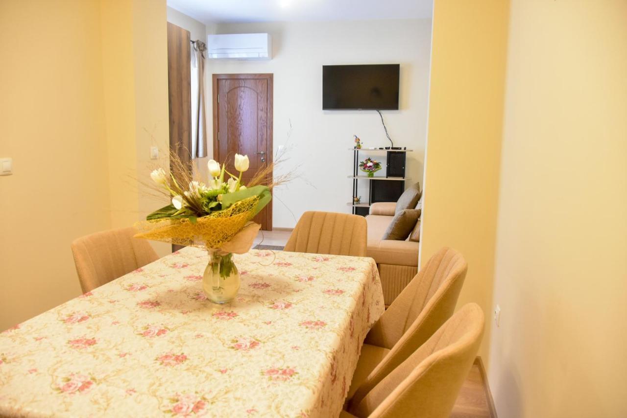 Trimaya Apartment - Comfort In The Top City Center Варна Екстериор снимка